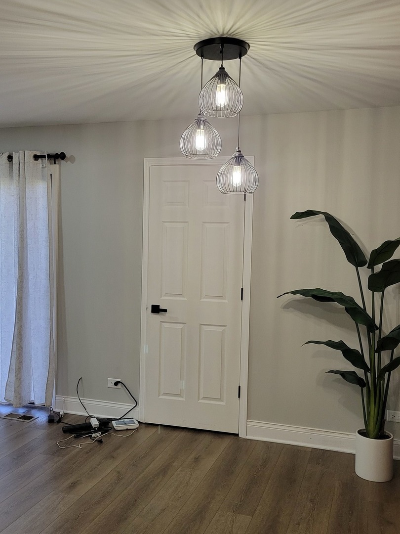 1100 Holbrook Road, Unit H Homewood, IL 60430 - Photo 4 of 13 a view of a room with gym equipment