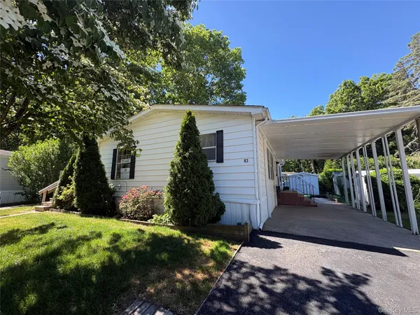 $159,999 | 525-83 Riverleigh Avenue, Unit 83, Riverhead, NY 11901