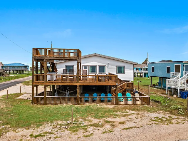 $845,000 | 418 Beach Drive, Surfside Beach, TX 77541