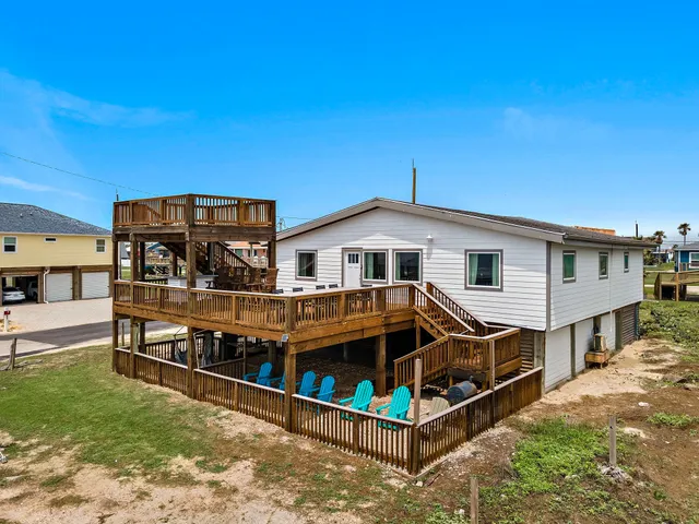 $845,000 | 418 Beach Drive, Surfside Beach, TX 77541