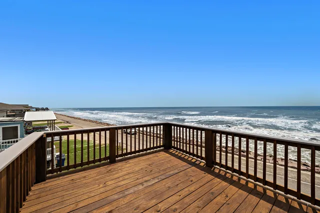 $845,000 | 418 Beach Drive, Surfside Beach, TX 77541