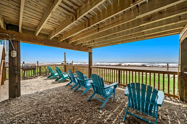 $845,000 | 418 Beach Drive, Surfside Beach, TX 77541