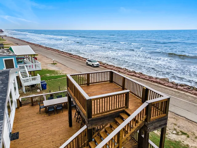 $845,000 | 418 Beach Drive, Surfside Beach, TX 77541