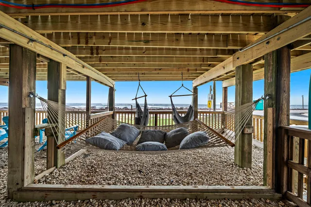 $845,000 | 418 Beach Drive, Surfside Beach, TX 77541