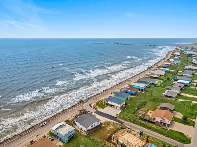 $845,000 | 418 Beach Drive, Surfside Beach, TX 77541