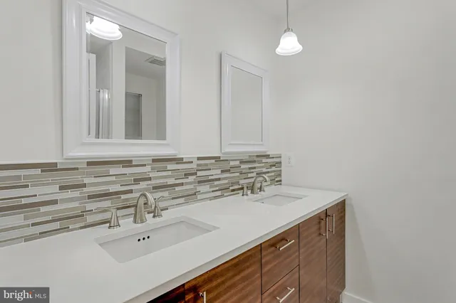 $2,300 | 13 Mullingar Court, Unit 102, Lutherville-Timonium, MD 21093