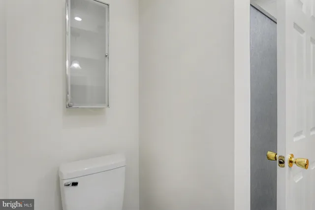 $2,300 | 13 Mullingar Court, Unit 102, Lutherville-Timonium, MD 21093