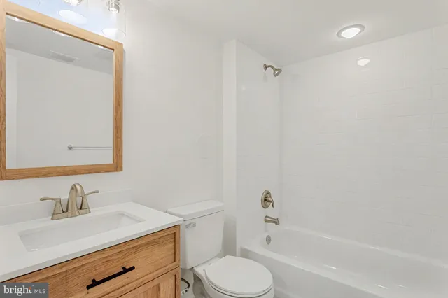 $2,300 | 13 Mullingar Court, Unit 102, Lutherville-Timonium, MD 21093