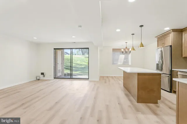 $2,300 | 13 Mullingar Court, Unit 102, Lutherville-Timonium, MD 21093