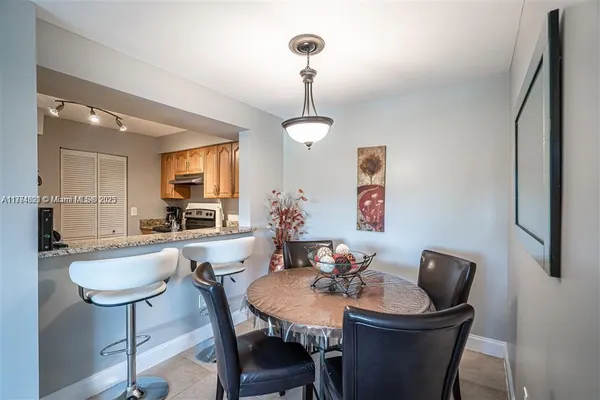 $2,000 | 1245 Southwest 46th Avenue, Unit 1215, Pompano Beach, FL 33069