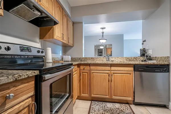 $2,000 | 1245 Southwest 46th Avenue, Unit 1215, Pompano Beach, FL 33069