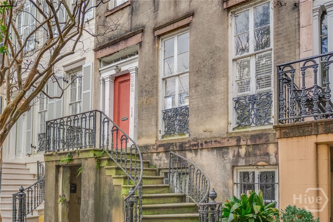 109 West Gordon Street Savannah, GA 31401 - Photo 2 of 39