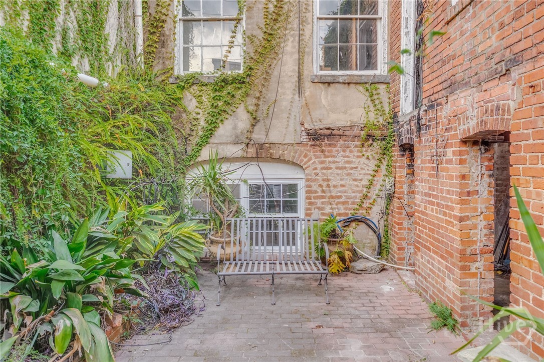 109 West Gordon Street Savannah, GA 31401 - Photo 30 of 39