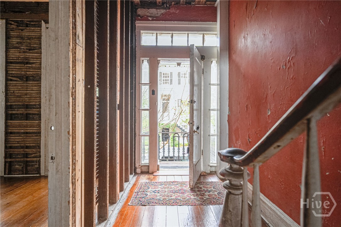 109 West Gordon Street Savannah, GA 31401 - Photo 3 of 39