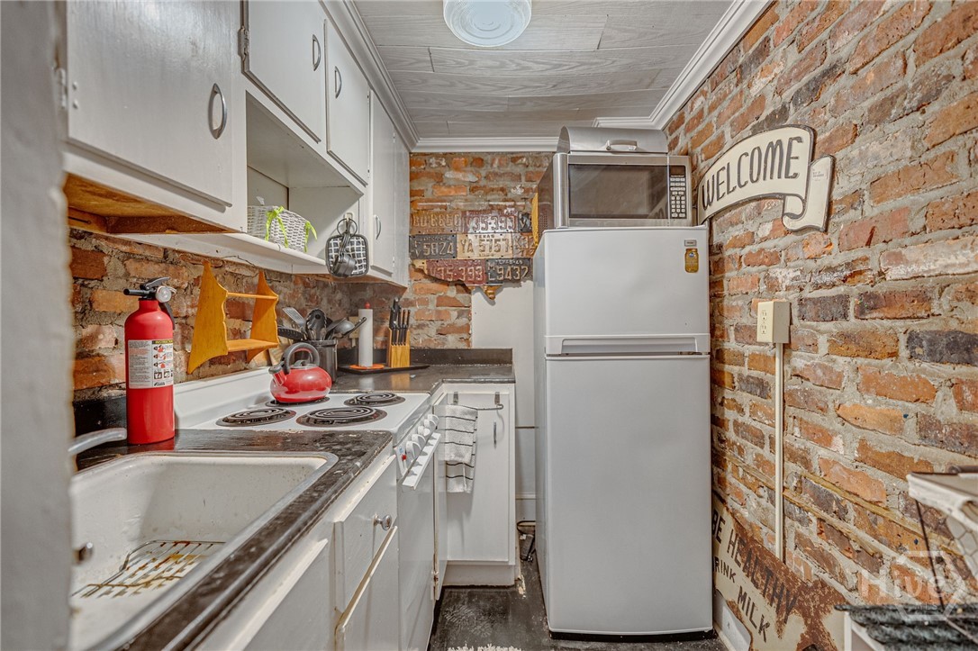 109 West Gordon Street Savannah, GA 31401 - Photo 31 of 39