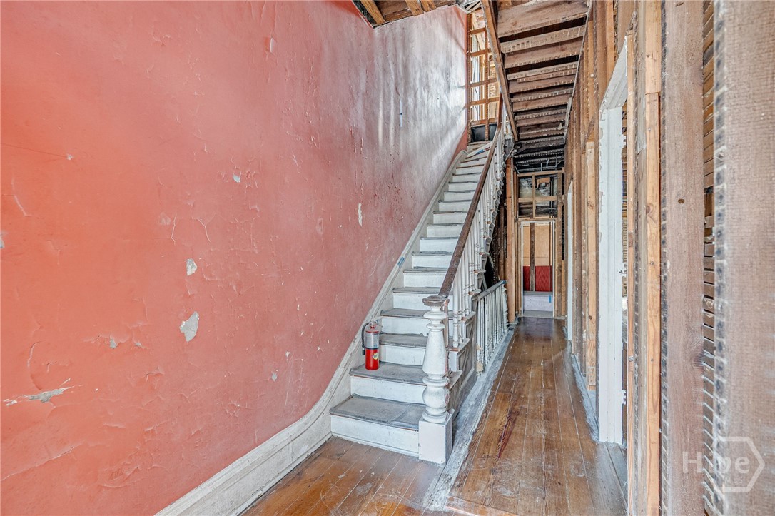 109 West Gordon Street Savannah, GA 31401 - Photo 4 of 39