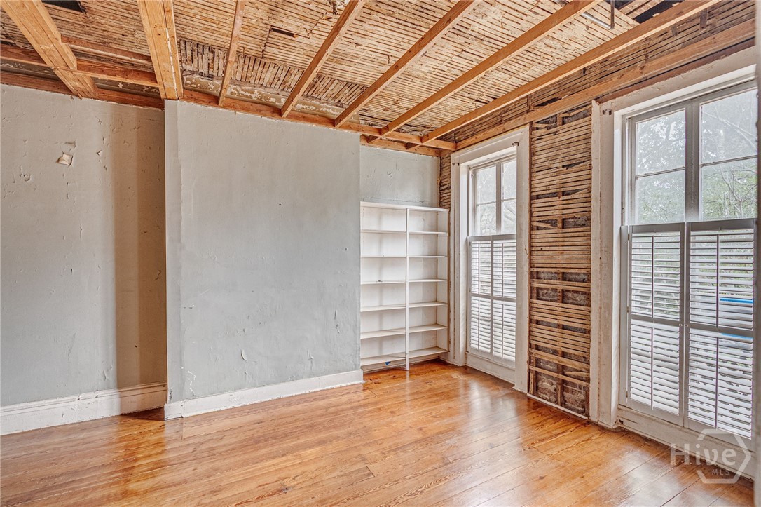 109 West Gordon Street Savannah, GA 31401 - Photo 5 of 39