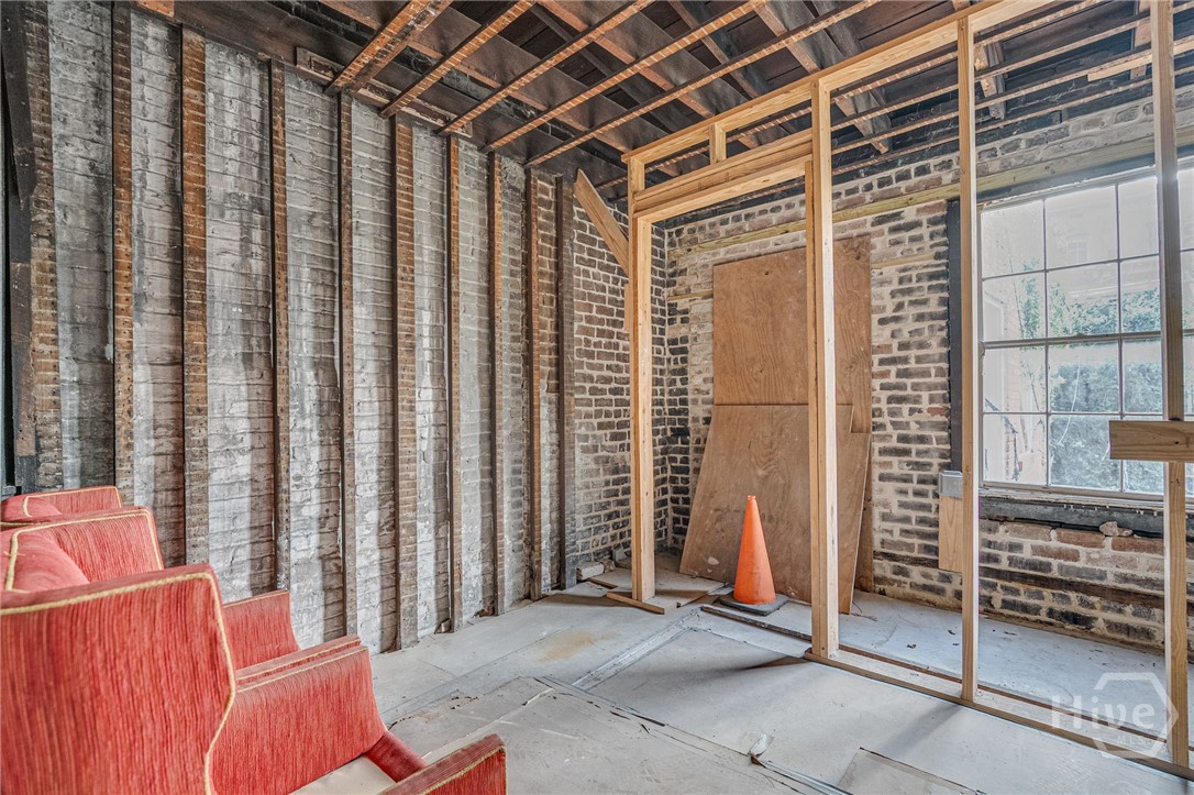 109 West Gordon Street Savannah, GA 31401 - Photo 10 of 39