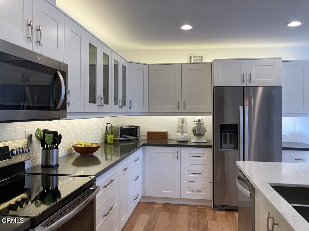 1711 Masthead Drive Oxnard, CA 93035 - Photo 6 of 28 Kitchen 2