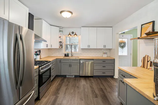 $334,000 | 18689 West Spring Lake Road, Spring Lake, MI 49456