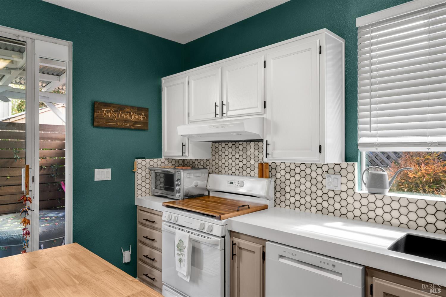 2452 Jadeite Way Santa Rosa, CA 95404 - Photo 11 of 40 Gallery Image 11