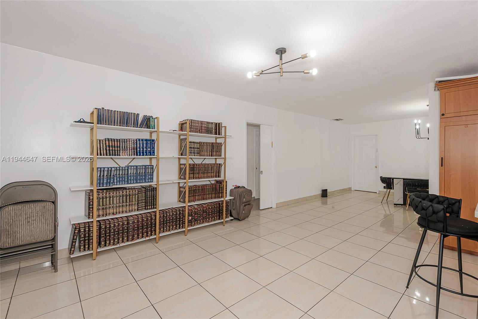 8950 Harding Avenue Surfside, FL 33154 - Photo 6 of 28