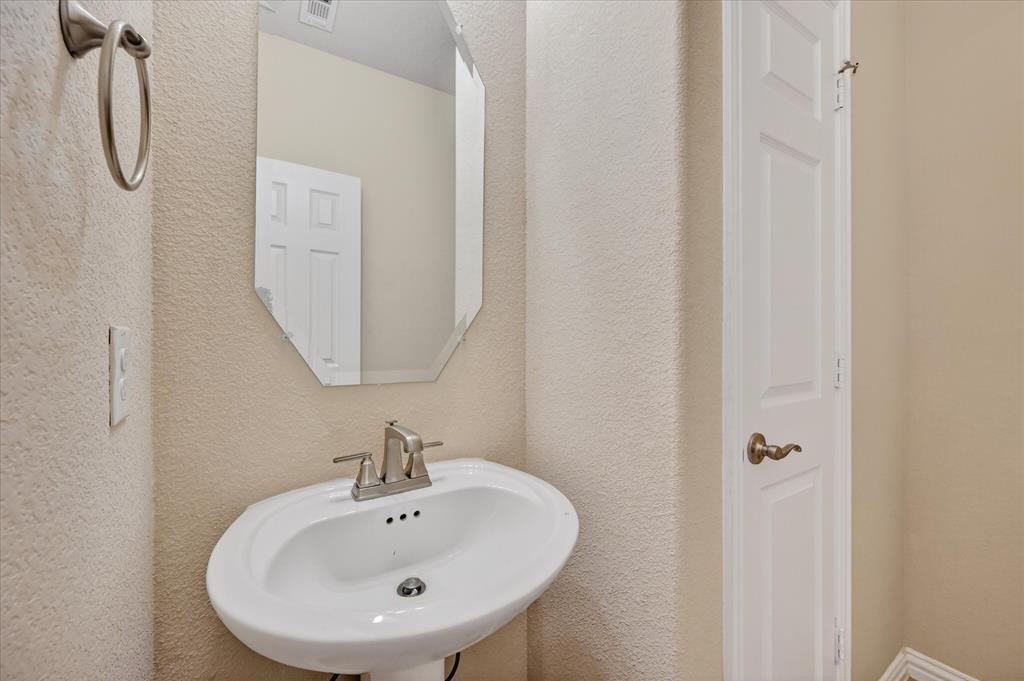 9821 Nolina Road Fort Worth, TX 76177 - Photo 20 of 40