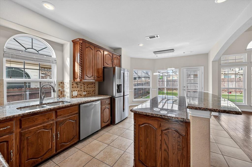 9821 Nolina Road Fort Worth, TX 76177 - Photo 6 of 40