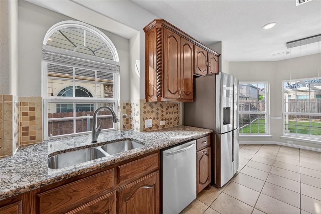 9821 Nolina Road Fort Worth, TX 76177 - Photo 10 of 40