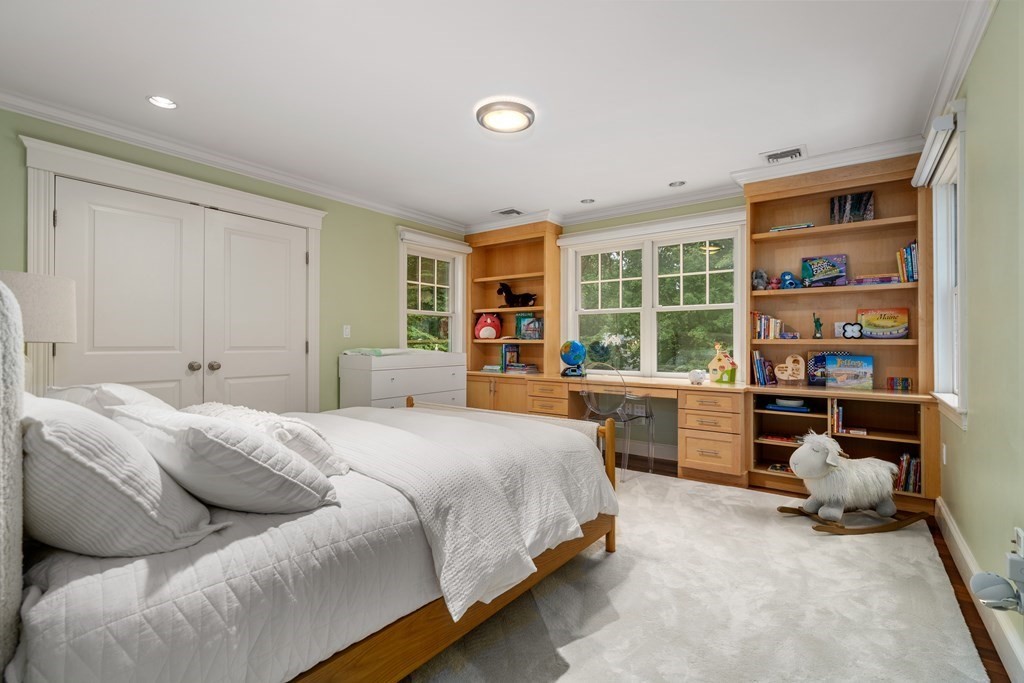 70 White Oak Road Newton, MA 02468 - Photo 27 of 41