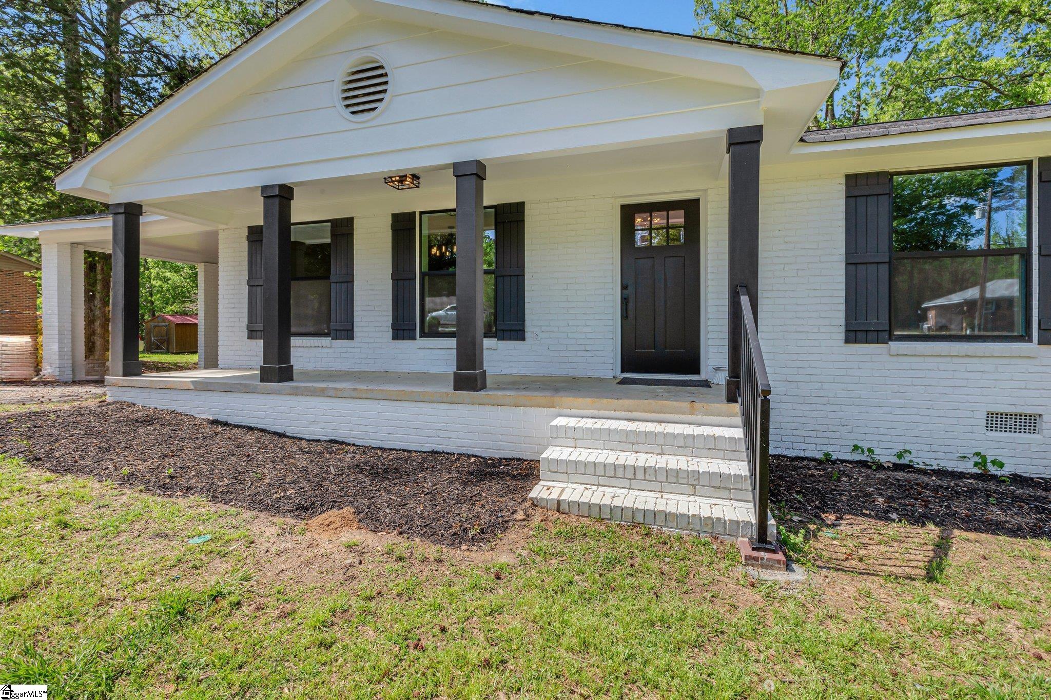 181 State Rd S-30-483 Clinton, SC 29325 - Photo 4 of 47