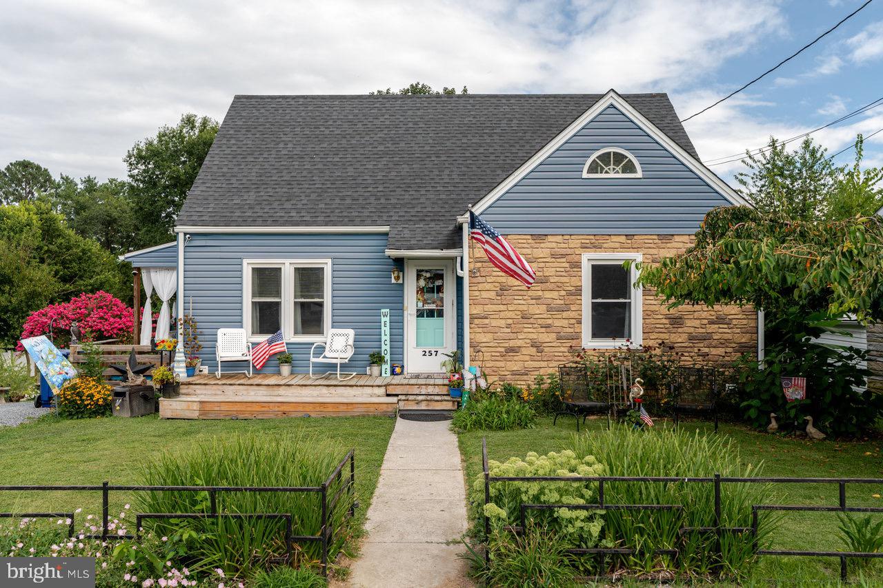 257 Center Street Timberville, VA 22853 - Photo 2 of 73 a house view with a garden space