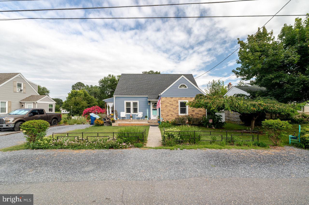 257 Center Street Timberville, VA 22853 - Photo 59 of 73 a front view of house with a garden