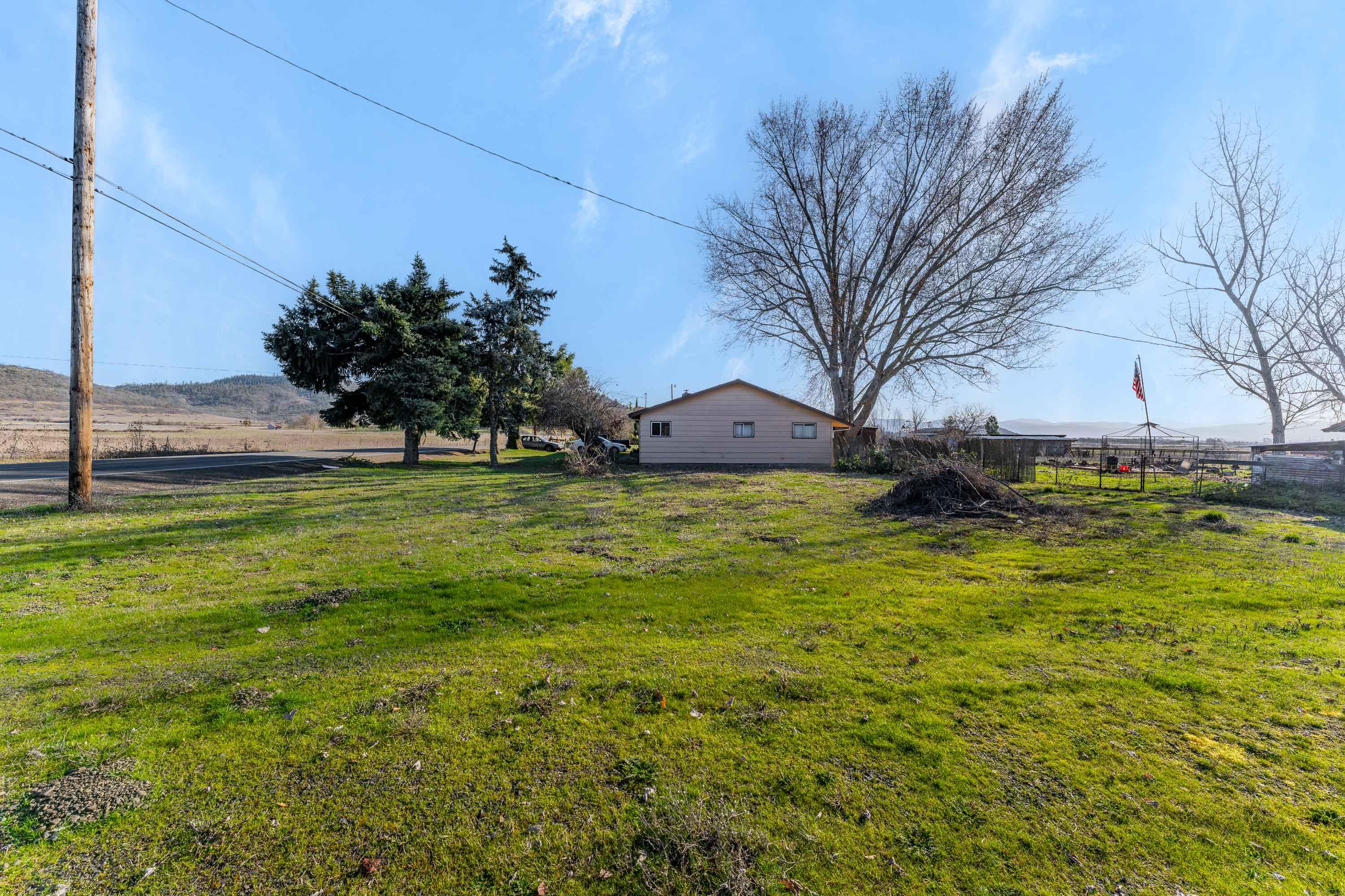 6475 Foothill Road Medford, OR 97502 - Photo 7 of 30 EXT (3 of 10)