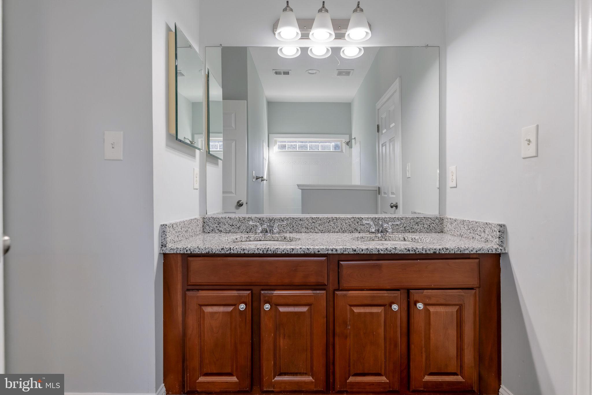 6039 Deer Ridge Trail Springfield, VA 22150 - Photo 36 of 103