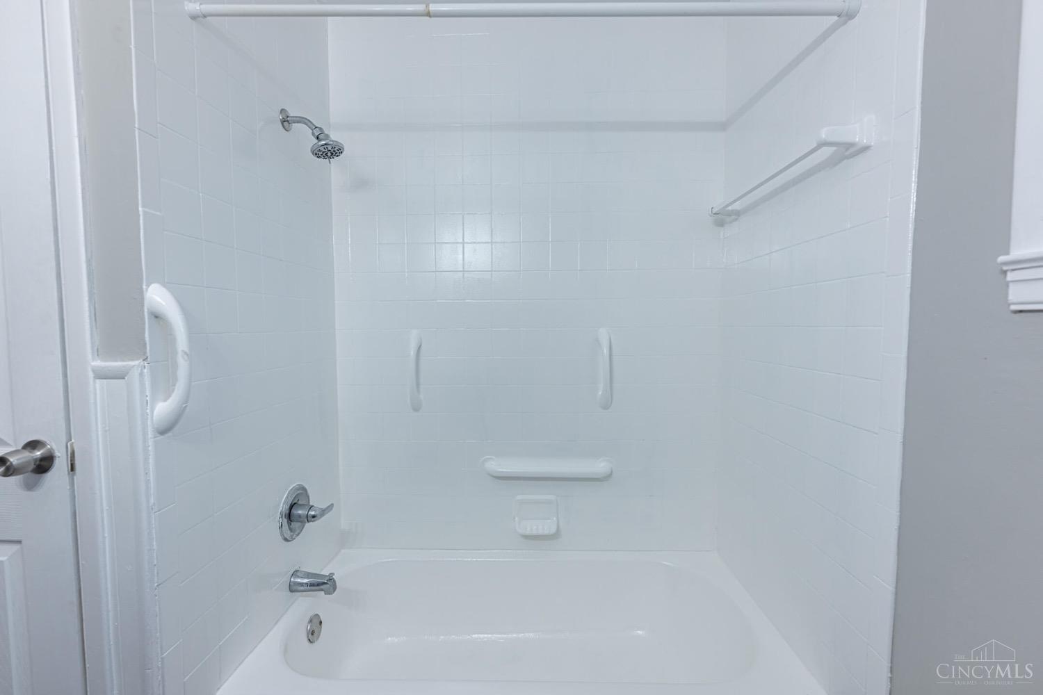 8354 Pippin Road Cincinnati, OH 45239 - Photo 17 of 25 Gallery Image 17