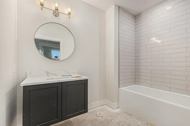 $924,000 | 4712 Knapp Blf Drive, Ada, MI 49301