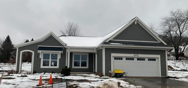 $924,000 | 4712 Knapp Blf Drive, Ada, MI 49301