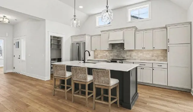 $924,000 | 4712 Knapp Blf Drive, Ada, MI 49301