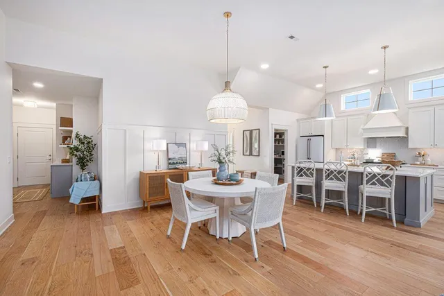 $924,000 | 4712 Knapp Blf Drive, Ada, MI 49301