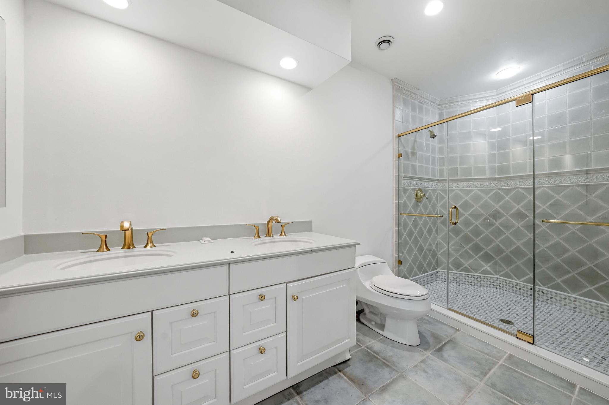 41 Tunbridge Road Haverford, PA 19041 - Photo 61 of 99 bedroom 2's ensuite bath w/ walk in shower