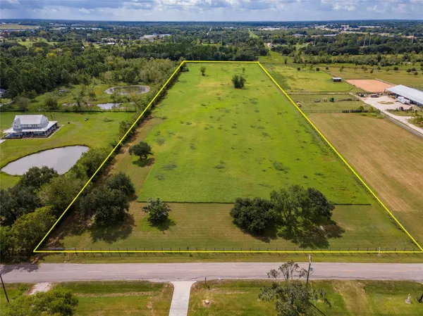 $695,000 | 2126 County Road 367, Alvin, TX 77511