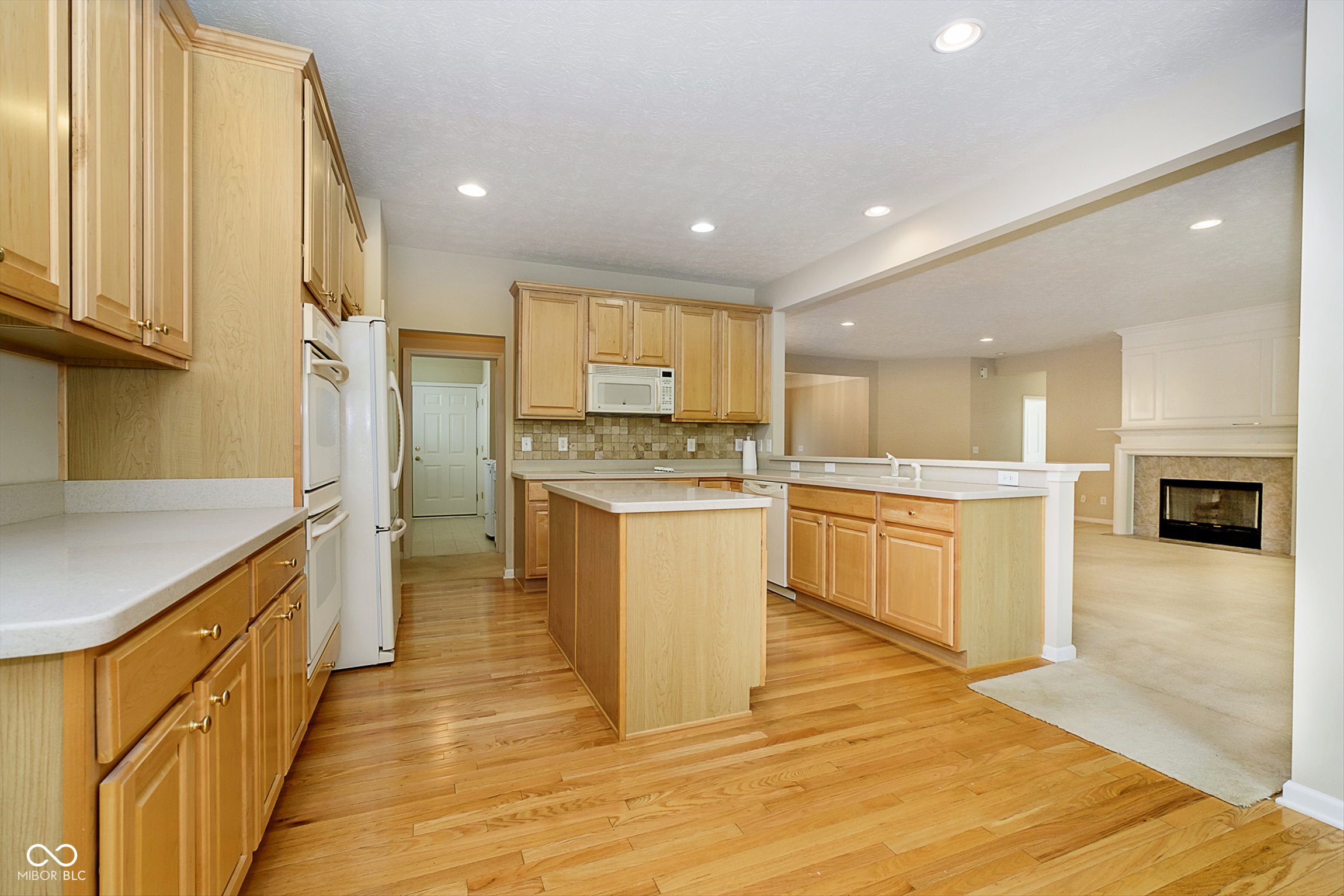 6544 Canoe Lane Carmel, IN 46033 - Photo 11 of 30