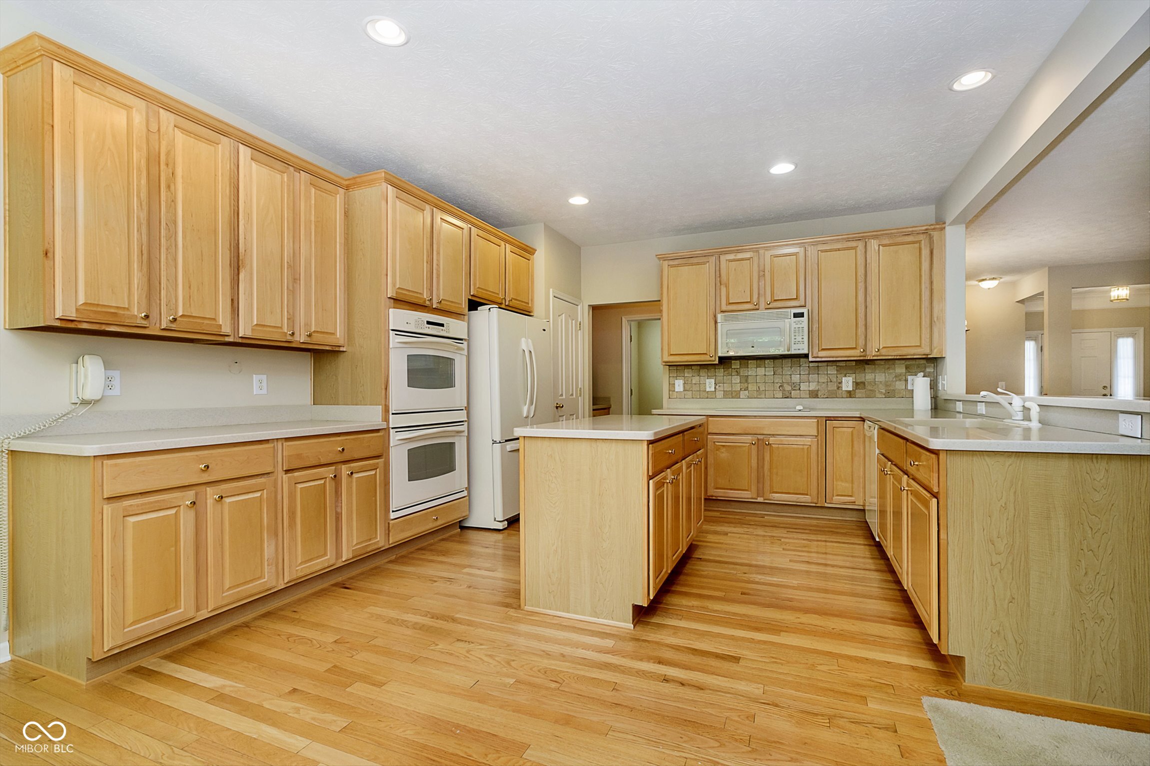 6544 Canoe Lane Carmel, IN 46033 - Photo 10 of 30