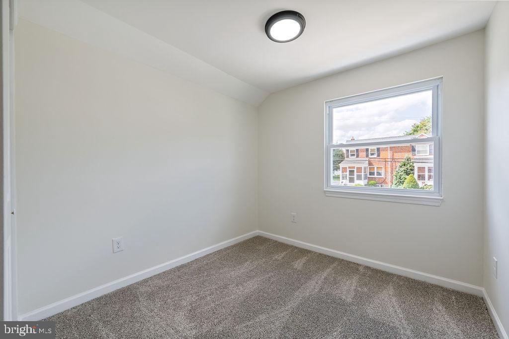 231 East Avon Road Brookhaven, PA 19015 - Photo 26 of 33 an empty room with a window