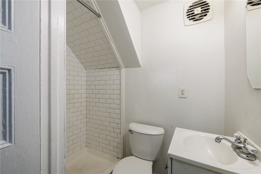 77 Jackson Street Rochester, NY 14621 - Photo 9 of 20