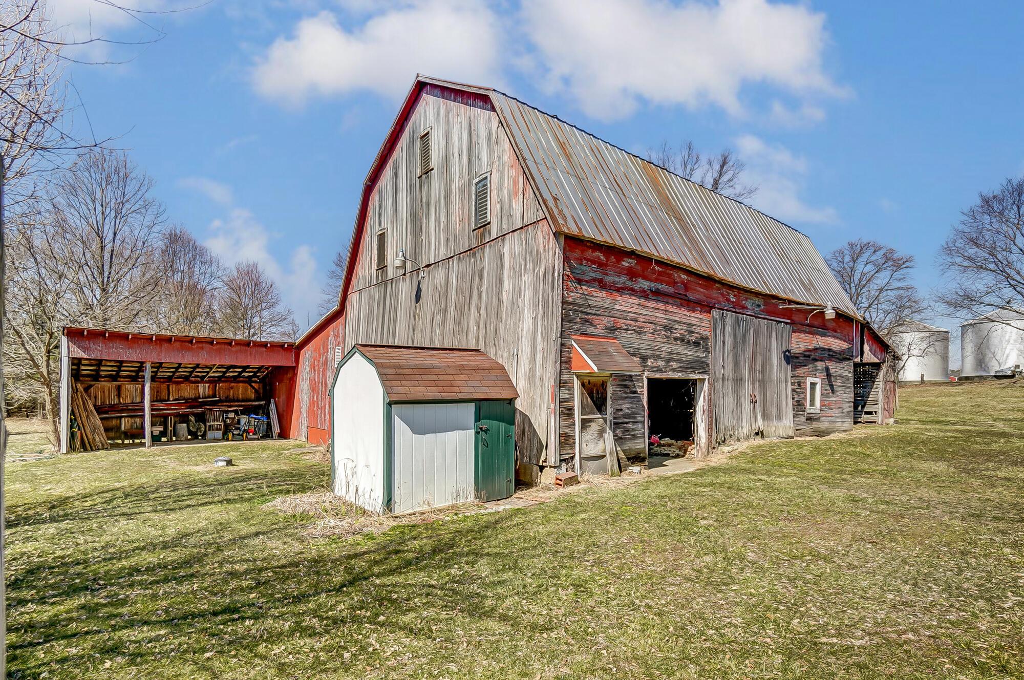 11135 Basil Road Northwest Baltimore, OH 43105 - Photo 65 of 80 Livestock Barn - 11135 Basil Road NW, Baltimore, OH 43105