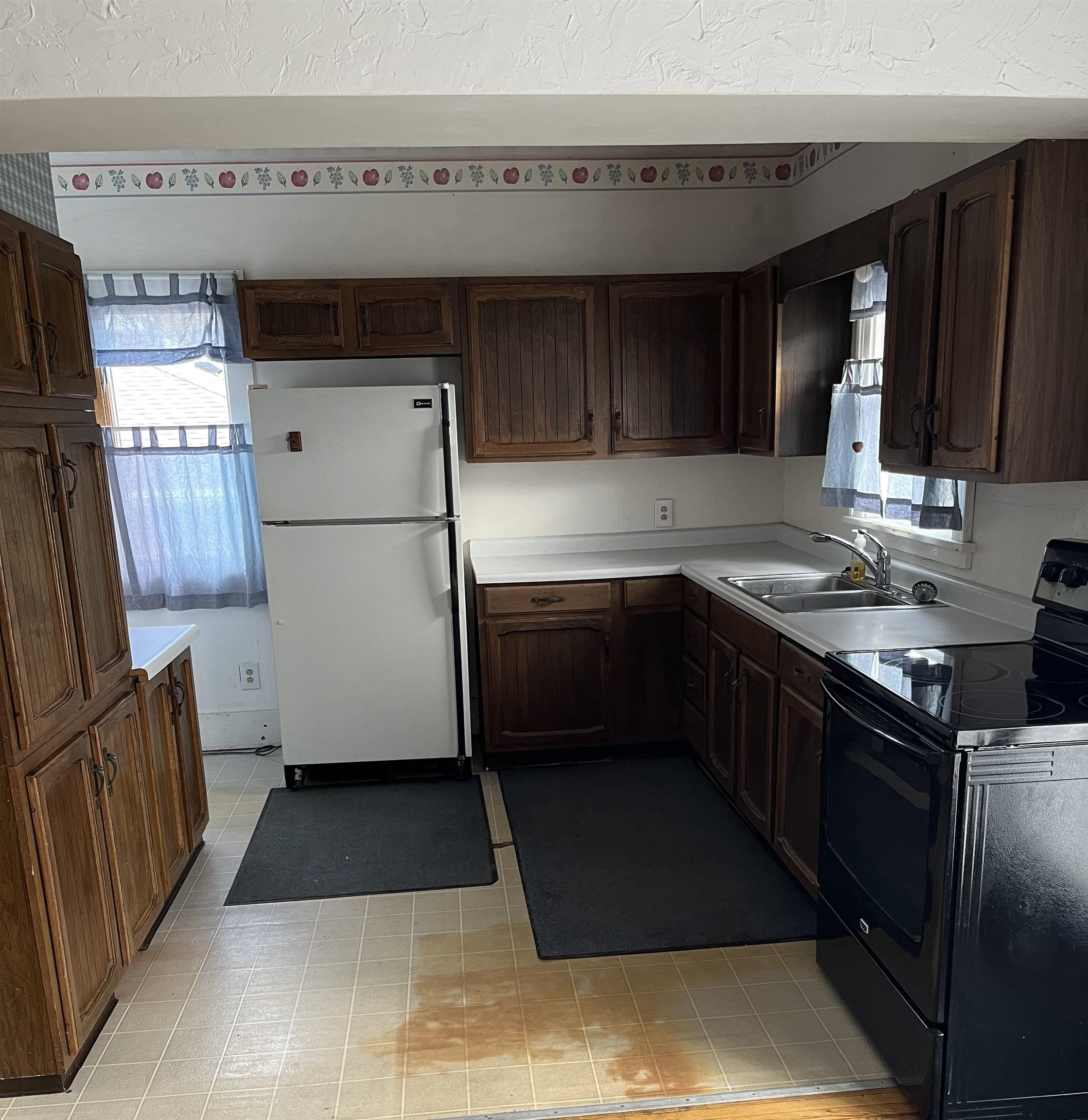 124 West Maple Avenue Stockton, IL 61085 - Photo 9 of 18