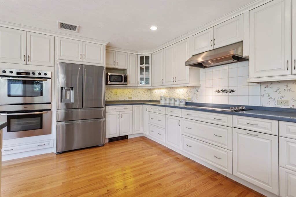 21 Foxcroft Road Winchester, MA 01890 - Photo 7 of 37 Gallery Image 7