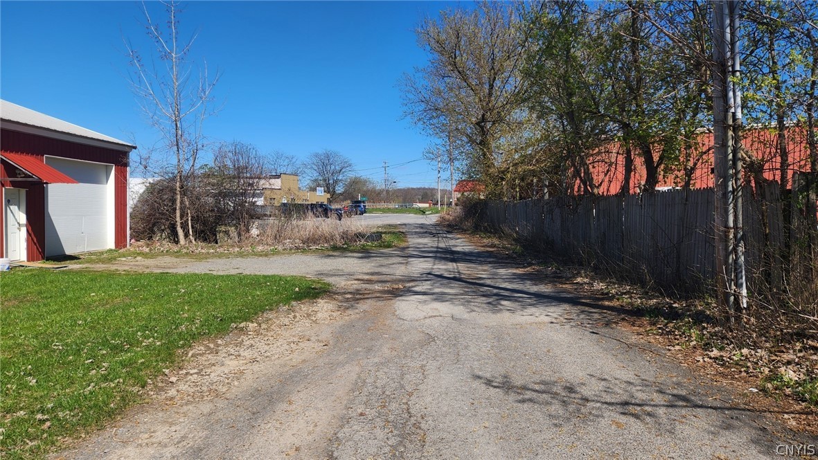 107 Bennett Road Camillus, NY 13031 - Photo 7 of 14
